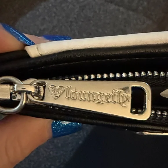 Disney Parks x Loungefly Black and White Mickey Mouse Wallet - Picture 6 of 8